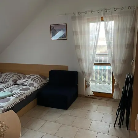 Ubytovani U Evy,atc Merkur بيت ضيافة *