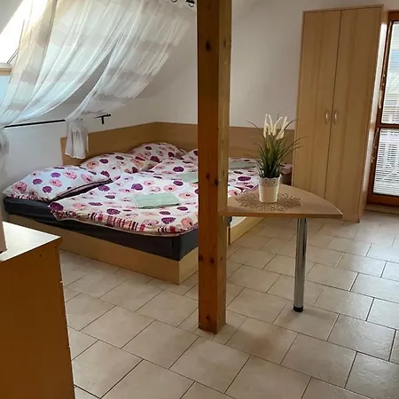Ubytovani U Evy,atc Merkur * Pasohlávky